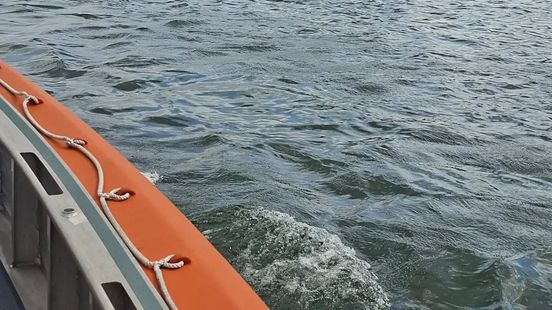 Brandweer redt drie personen uit vastgelopen jacht Zierikzee Nieuws