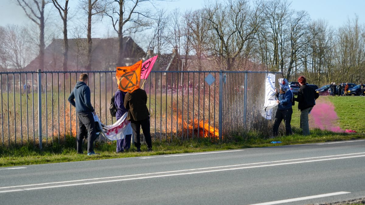 Gaslek in Witmarsum bij aanleg van glasvezelkabels | Vrouw vergokt geld van haar vader