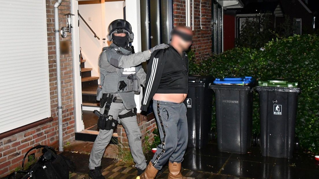 Inval arrestatieteam Wolphaartsdijk