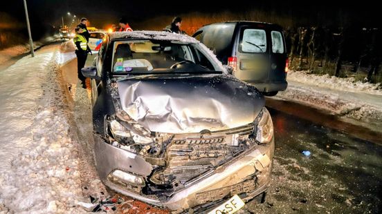 Botsing door gladheid • bouwvakker zwaargewond