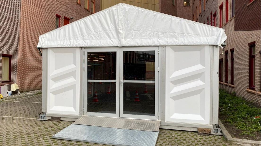 Isala Zwolle plaatst tent naast ziekenhuis voor onderzoek patiënten, MST gebruikt