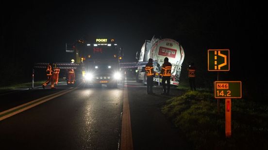 Eemshavenweg bij afslag Bedum dicht na ongeval. Eemshavenweg bij afslag Bedum dicht na ongeval.