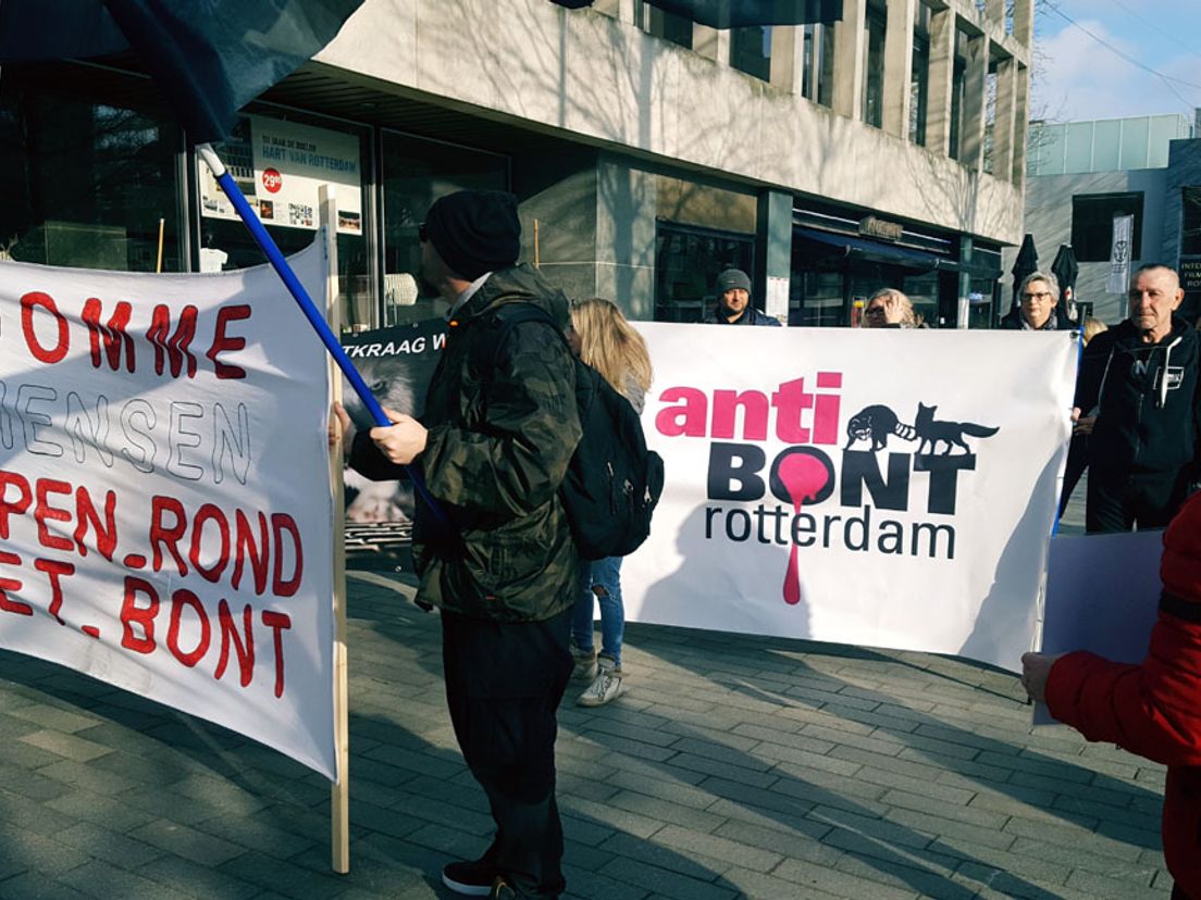 Demonstratie tegen bont in Rotterdam-Centrum