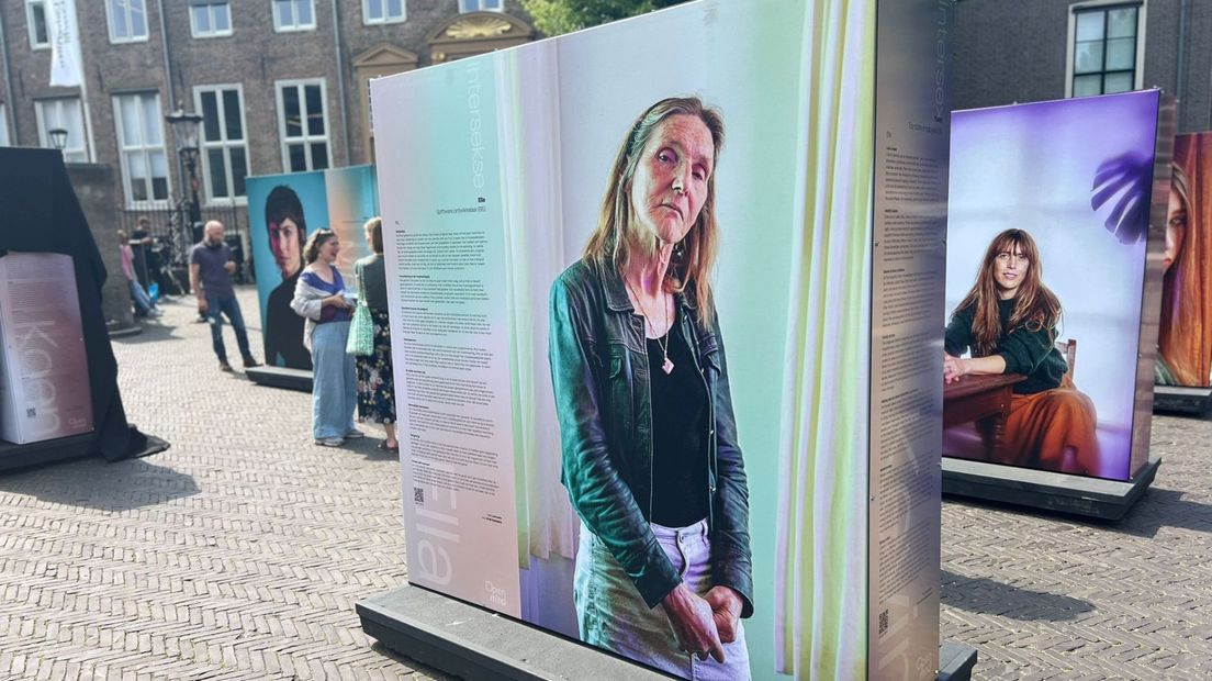De poster van Ella op de expositie 'Intersekse: 1 op de 90'