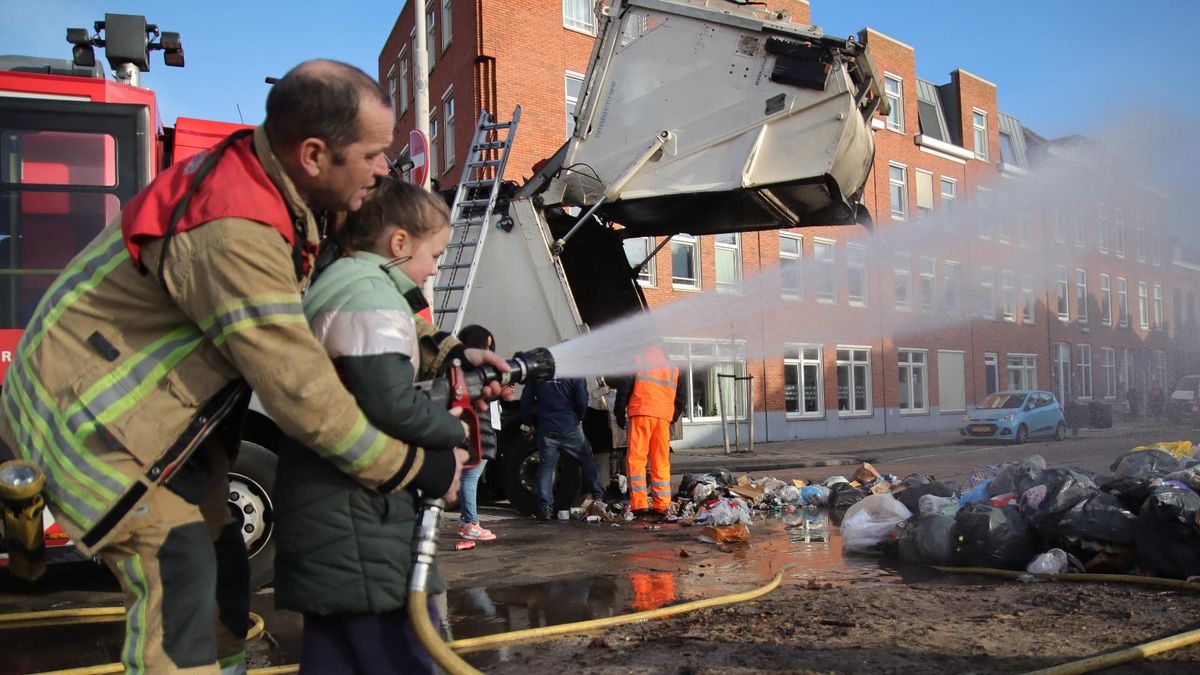 Droom komt uit kinderen helpen met blussen van echte brand