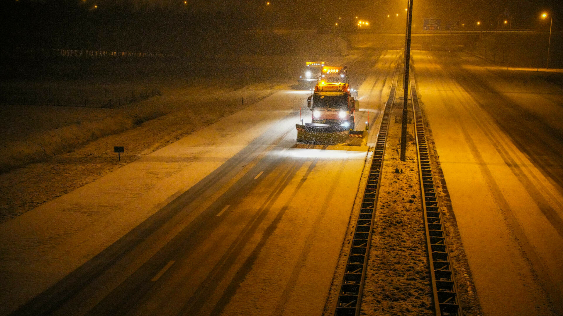 Code geel: Laagje sneeuw en drukke nacht voor strooiploegen