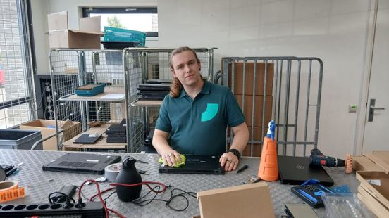 Gedoneerde laptops helpen mensen het leven op te pakken: 'Kan weer meedoen in de maatschappij'