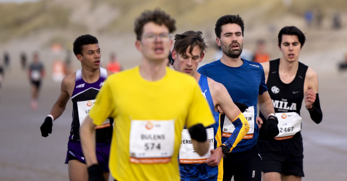 Tom Dumoulin te voet en te fiets gecombineerd eerste in Egmond - L1 Nieuws