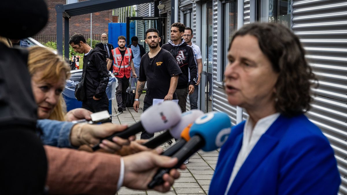 Geheim bezoek van minister van Asiel aan Ter Apel: 'Ambities en intenties zijn goed'