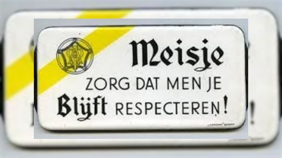 Met deze bijzondere bordjes werden meisjes op het treinstation gewaarschuwd