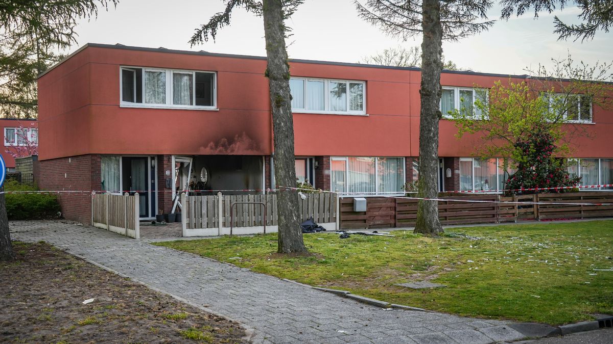 Verdachte van explosies woningen Amsterdam en Emmen onder voorwaarden vrij