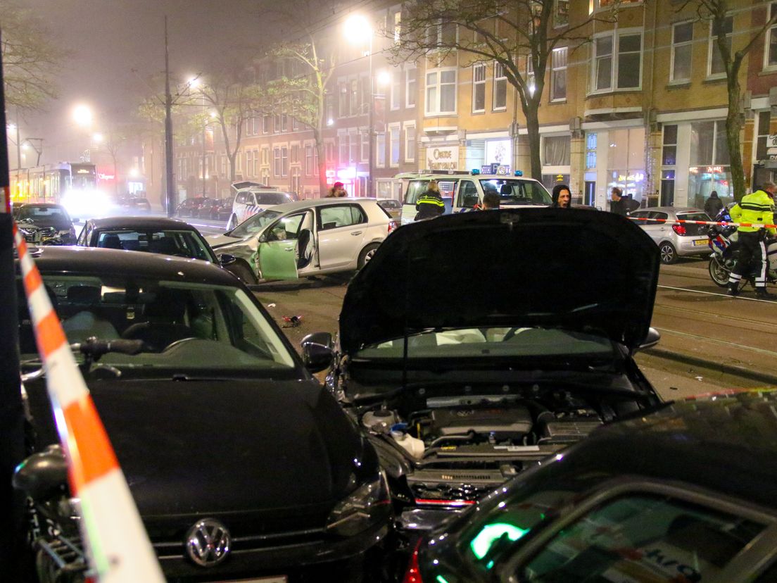 De grote schade in de Vierambachtsstraat in Rotterdam (Bron: MediaTV - Joey Heijstek)