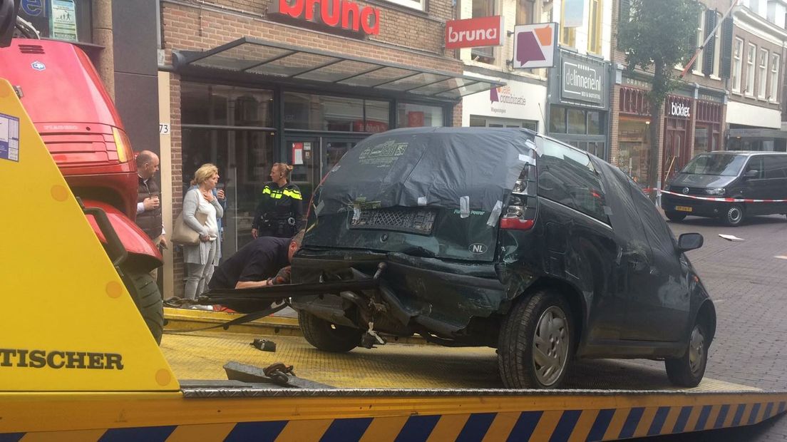 Bij juwelier Royals aan de Hoogstraat in Wageningen heeft donderdagochtend een ramkraak plaatsgevonden, zo meldt de politie.