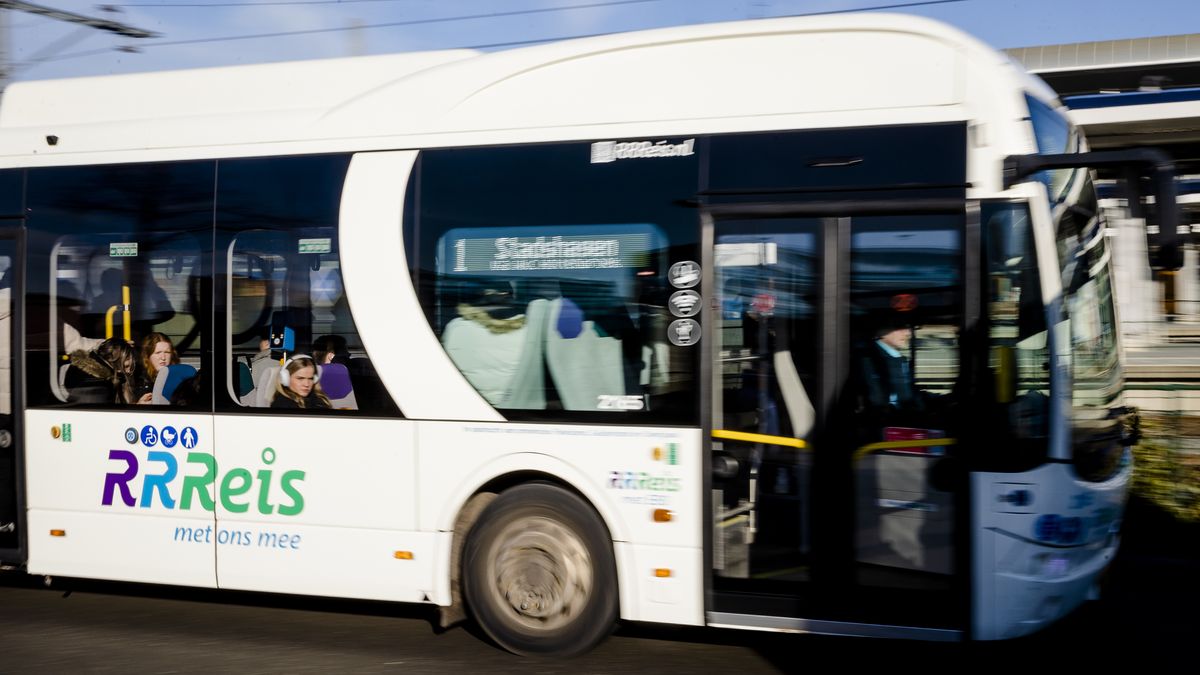 Man draait helemaal door tijdens Bevrijdingsdag in Zwolle en mishandelt buschauffeur, medepassagier