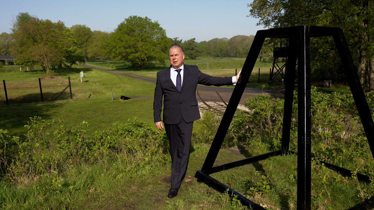 Al decennia luidt Freddy de klok in kamp Westerbork