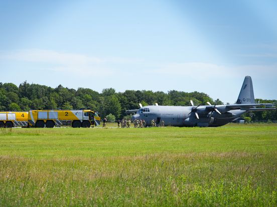 Militair transportvliegtuig breekt startprocedure af op vliegveld Eelde