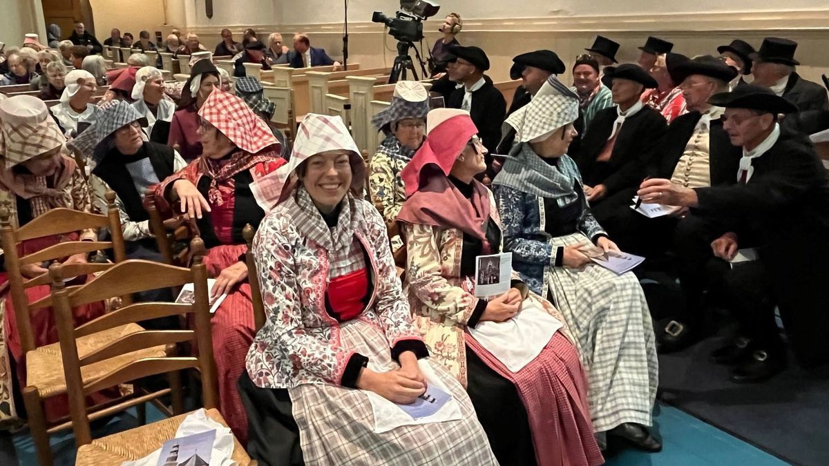 VIDEO: Kerkdienst in Hindeloopen met lezing in Hindelooper taal