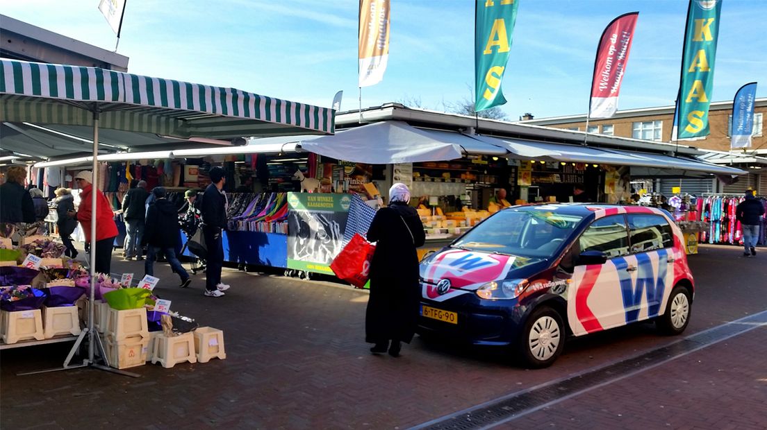 Auto op Haagse markt