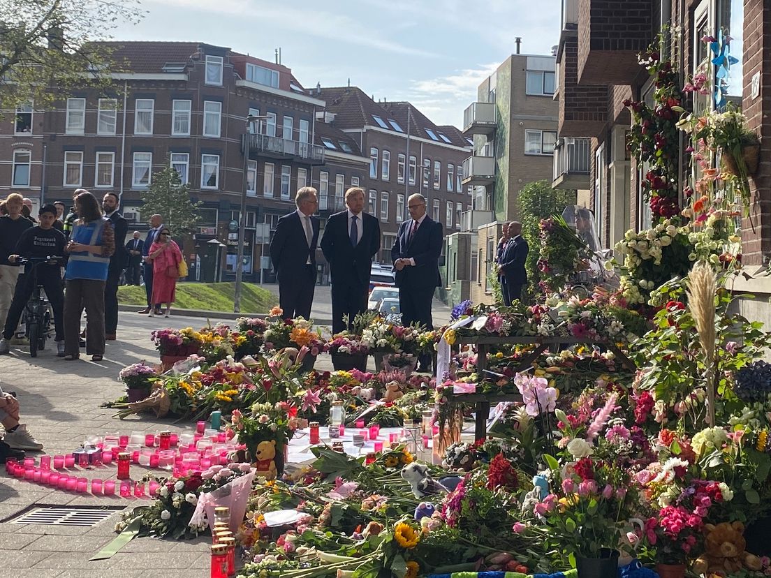 Koning Willem-Alexander bezoekt het Heiman Dullaertplein.