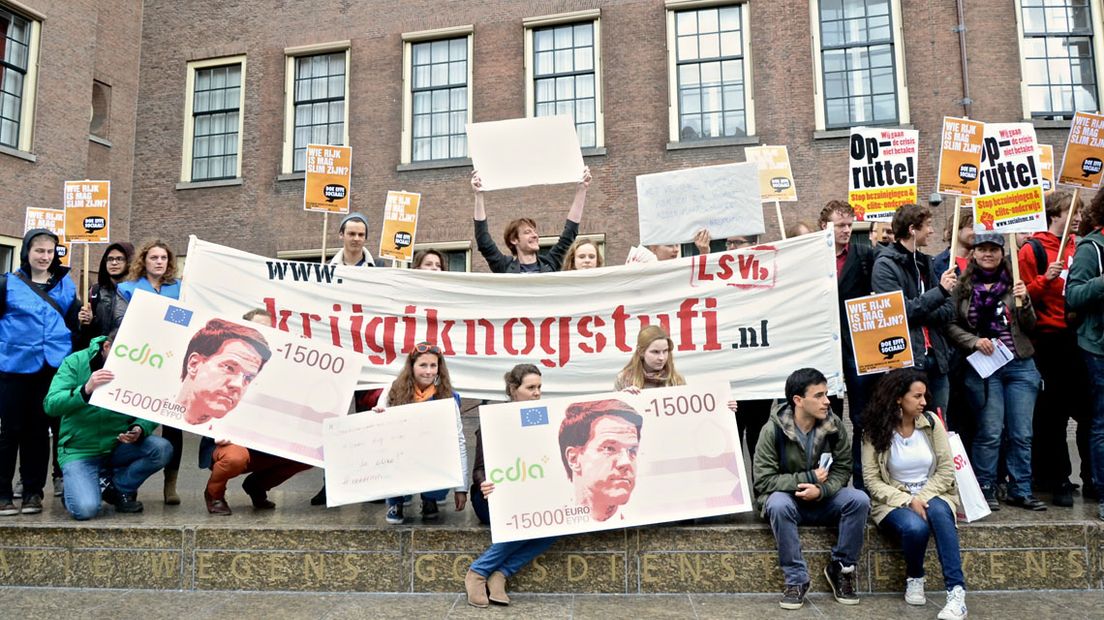 Studenten protesteren tegen het leenstelsel