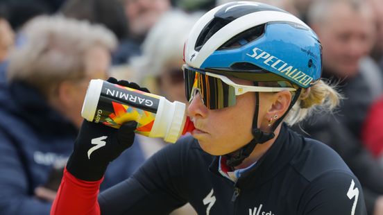 Wiebes kort na winnen eerste etappe gediskwalificeerd en uit Giro gezet Nieuws