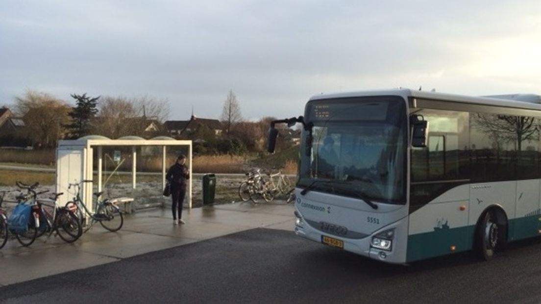 De bushalte van IJzendijke in 2016