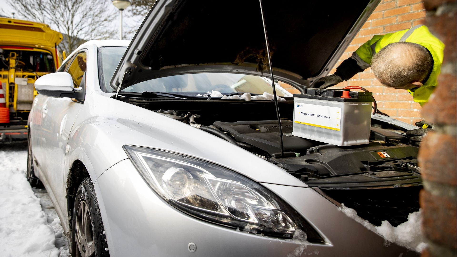 Lege accu staat bij de Wegenwacht met stip op één