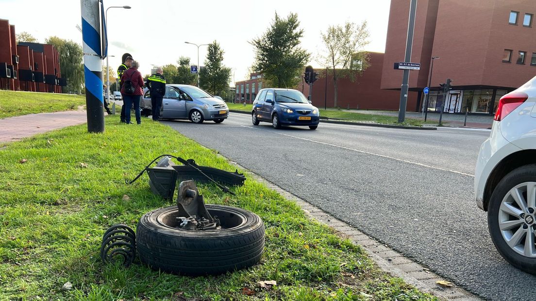 Ongeluk met drie auto's in Deventer