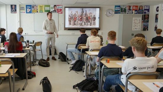 Docenten zien hoe TikTok desinformatie deelt over de Holocaust