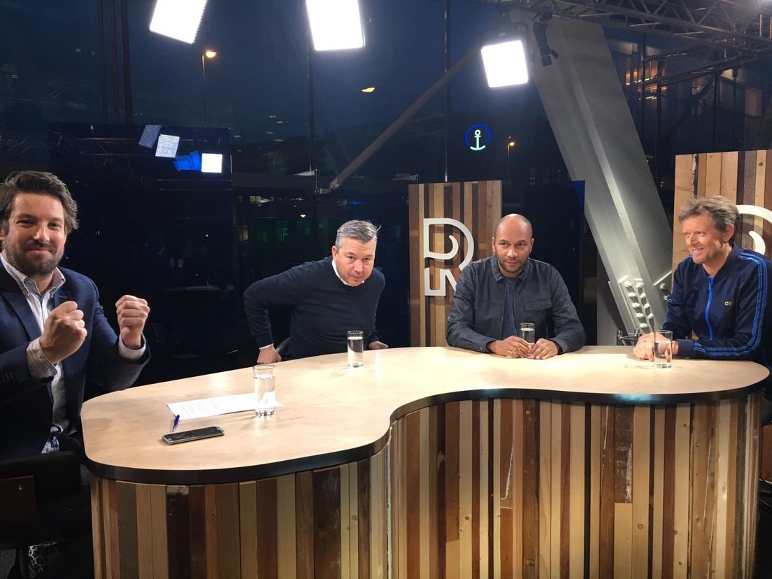 FC Rijnmond met van links naar rechts: Peter van Drunen, Martijn Krabbendam, Sinclair Bischop en Emile Schelvis