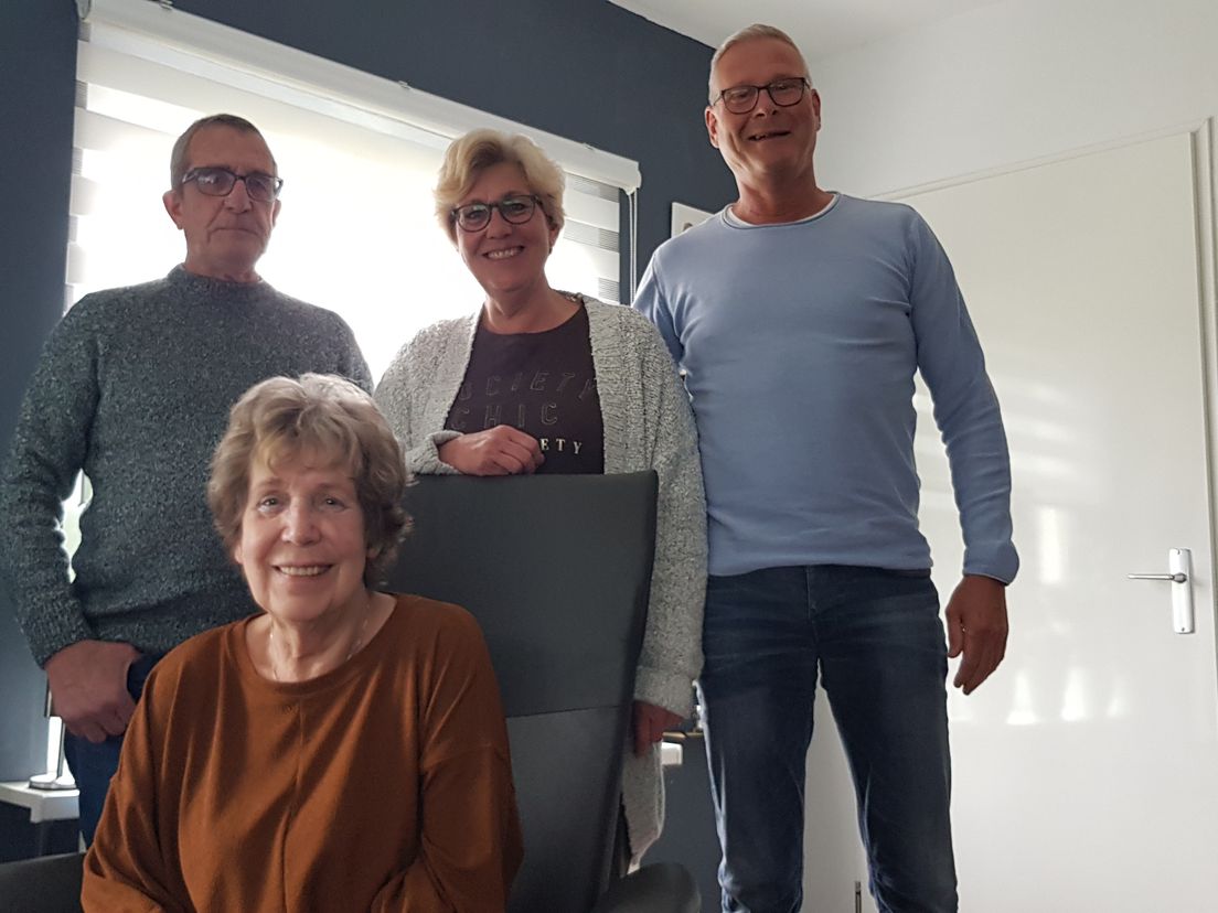 Opa, oma, tante en oom van Duncan Laurence in Hellevoetsluis