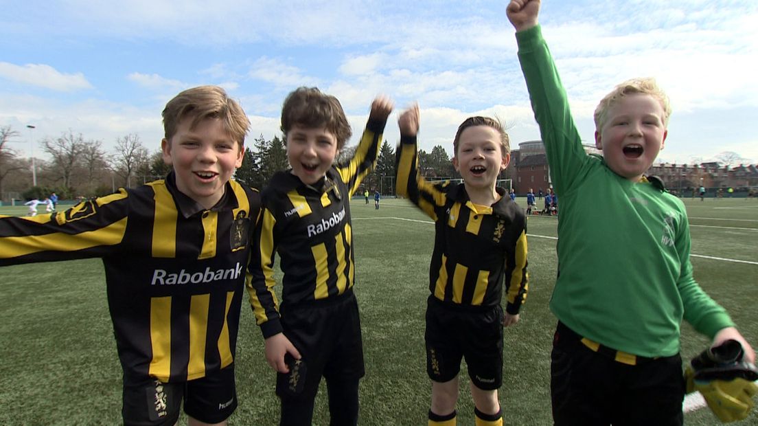 Voetballen tegen een Europese topclub wie wil dat nou niet. Voor de jeugdspelers onder de 10 van het Haagse HVV  is dat werkelijkheid geworden. De voetballers speelden tegen topclubs als Manchester United en het Italiaanse Juventus. Er deden 360 voetballers mee aan het toernooi.