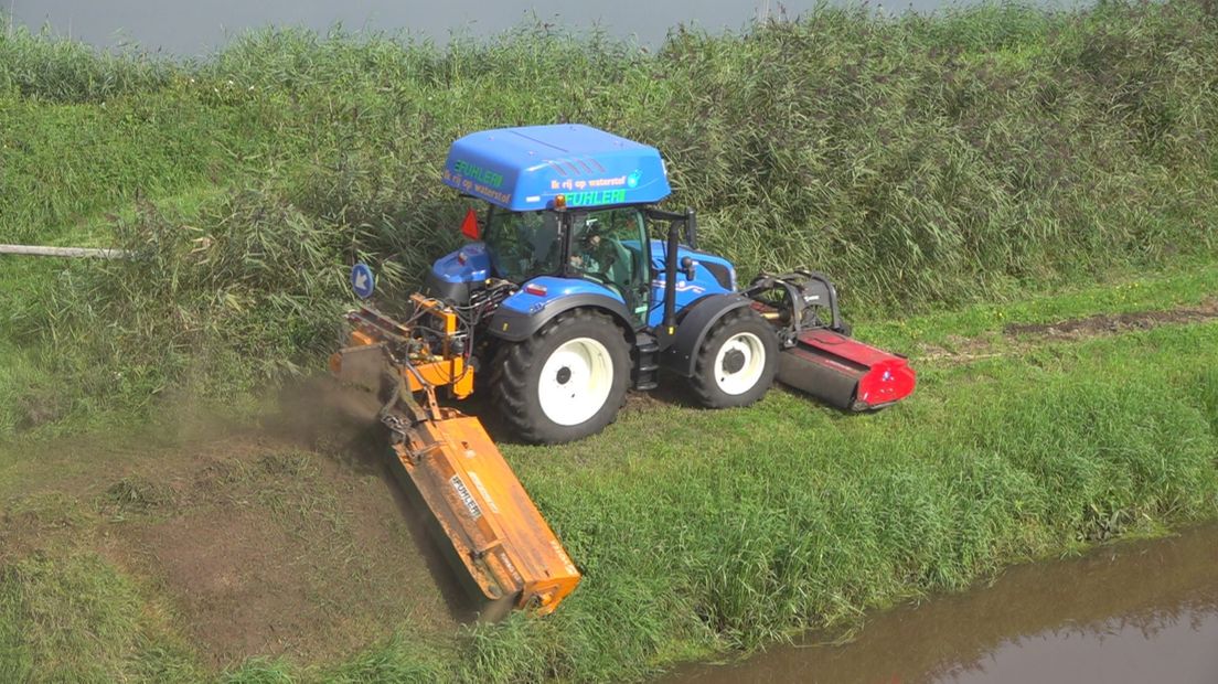 Van de 3.700 km watergangen in het gebied van waterschap vechtstromen, doet de waterstoftrekker grofweg eenderde van het maaiwerk