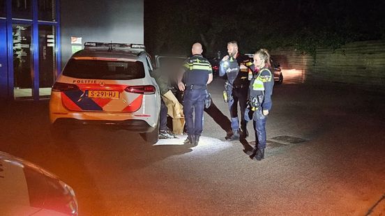 Schoten in Doetinchem • gewonde bij botsing. Schoten in Doetinchem • gewonde bij botsing.
