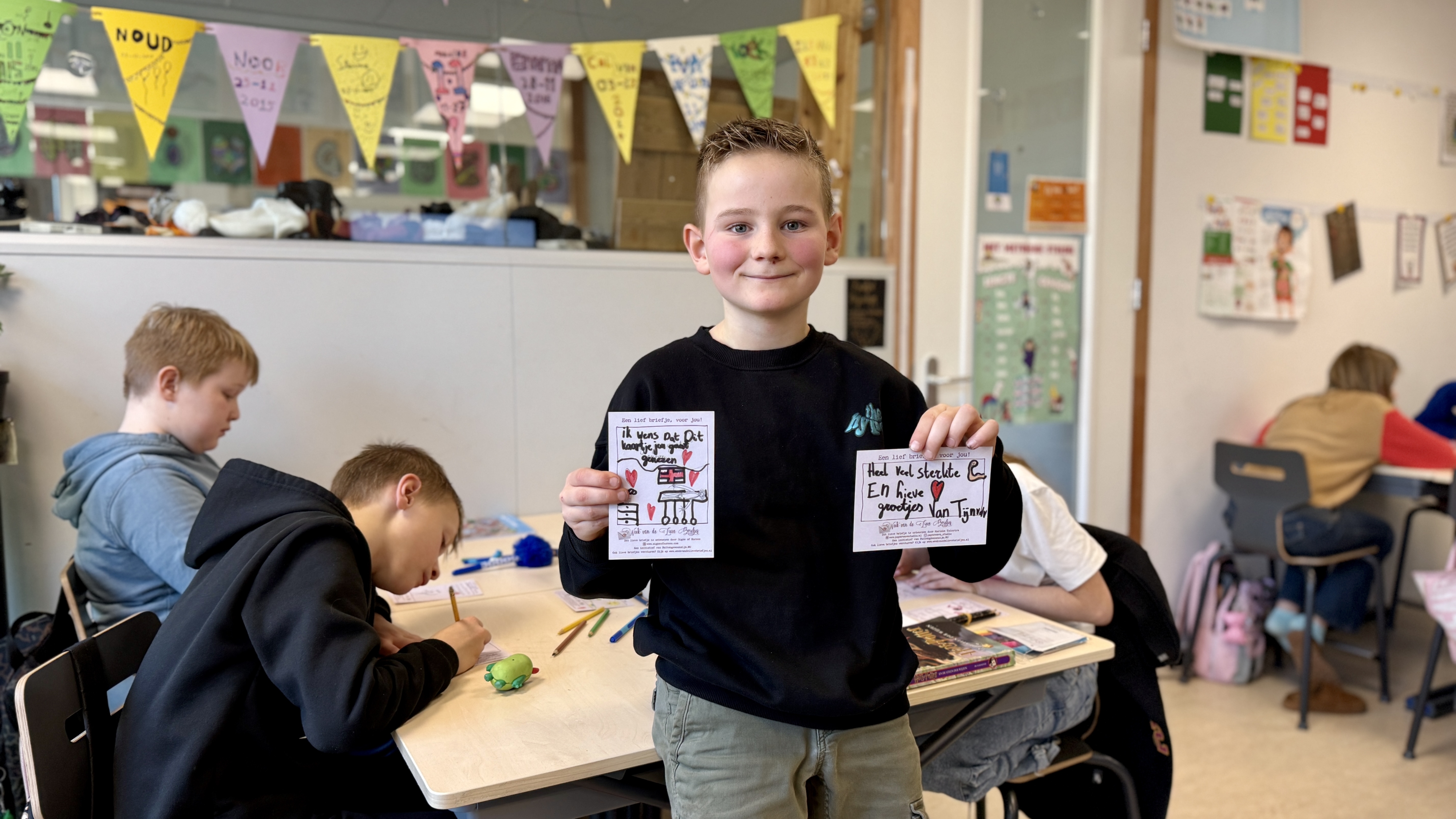 Tijn (11) schrijft lief briefje aan ziekenhuispatiënt: 'Hoop dat hij 'm niet meteen weggooit'