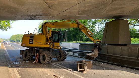 112 Nieuws: kop-staartbotsing op A28, twee mensen naar het ziekenhuis. 112 Nieuws: kop-staartbotsing op A28, twee mensen naar het ziekenhuis.