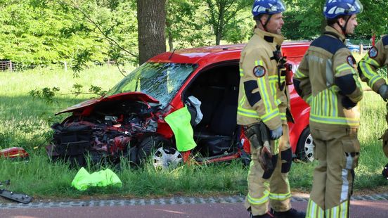 Gewonde bij frontale aanrijding De Lutte. Gewonde bij frontale aanrijding De Lutte.