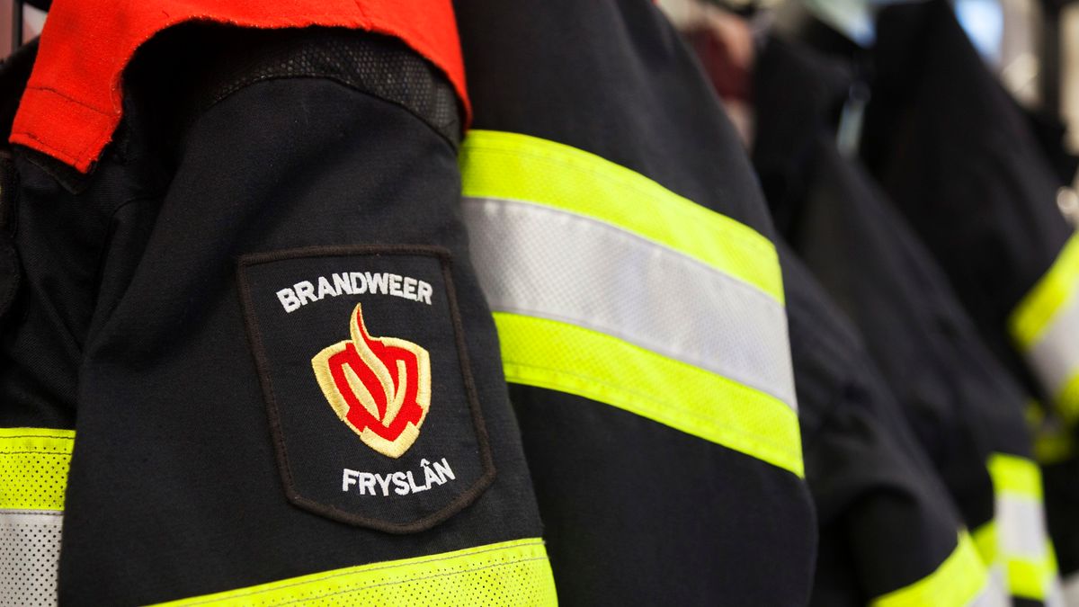 UPDATE: Duinbrand Terschelling onder controle; zo'n 50 vierkante meter duin verloren