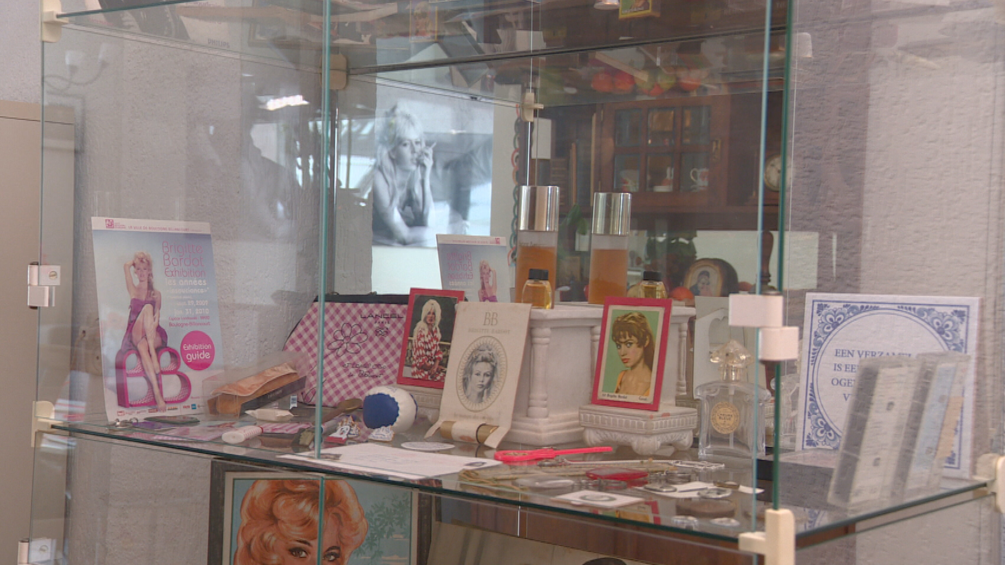 Brigitte Bardot liende har namme ek oan parfums en make-up