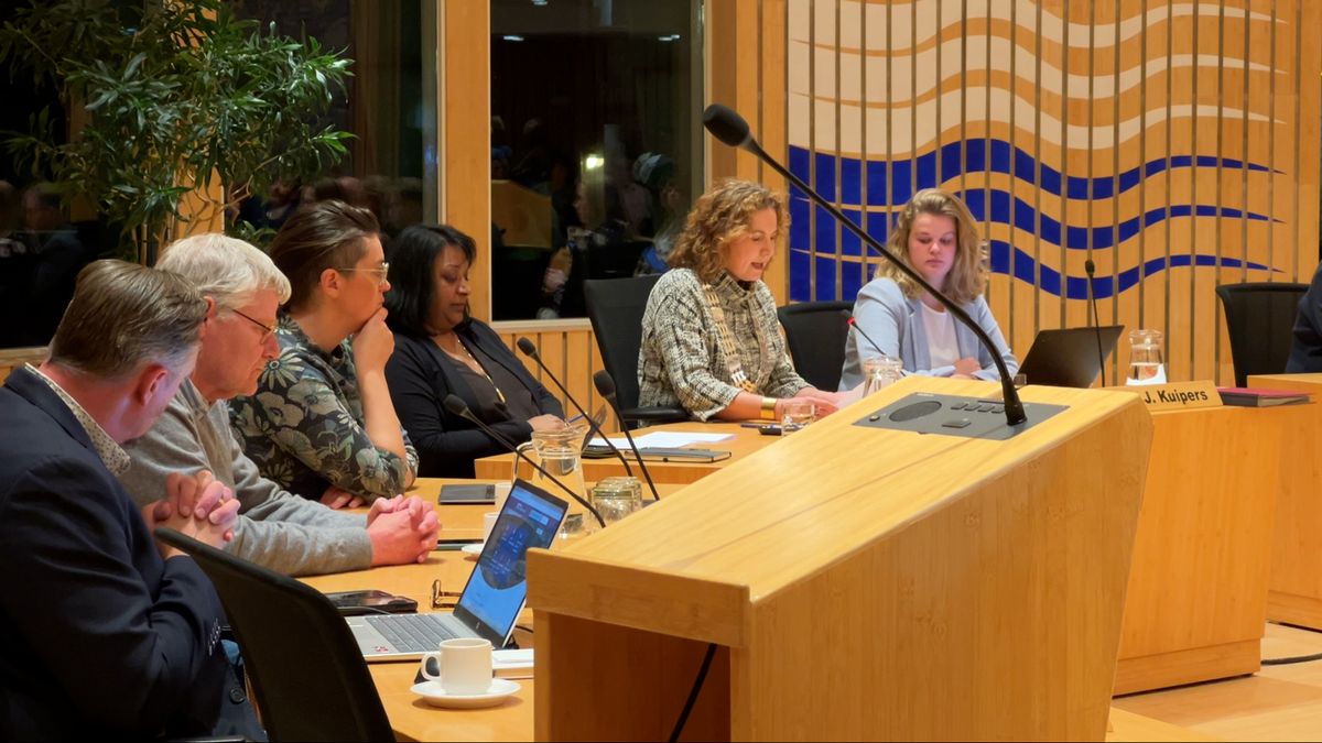 Burgemeester Wijk bij eerste gemeenteraad na opstappen college: 