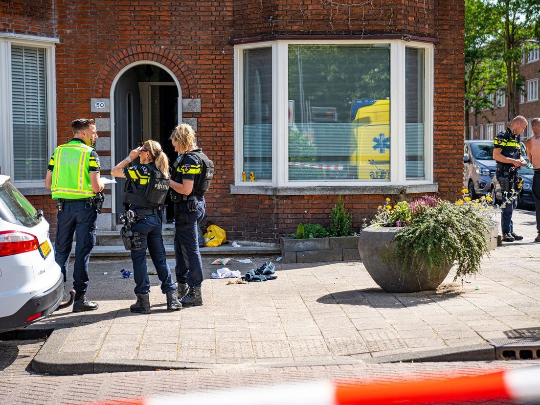 Een man raakte gewond bij een steekpartij aan de Blommesteynweg in Rotterdam-Zuid