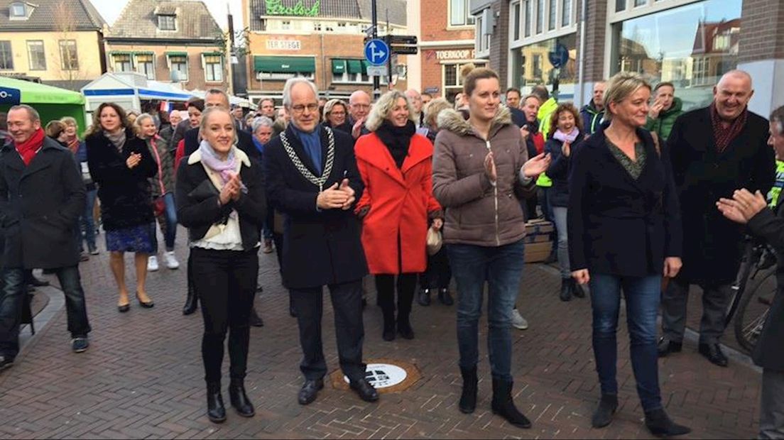 Sanne Wevers, burgemeester Schouten, Magda Toeters en Ellen van Langen