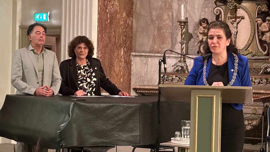 Wethouder en locoburgemeester Micheline Paffen-Zeenni aan het woord