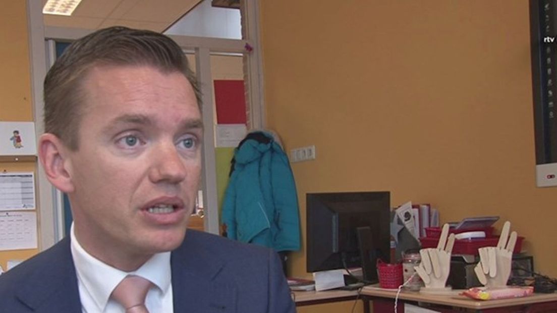 Wethouder Jurgen van Houdt trekt namens Centrumgemeente Enschede de kar.