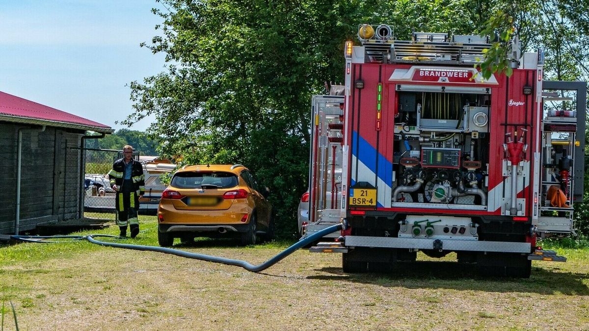 Brand op boot in jachthaven De Houten Flier bij Joure