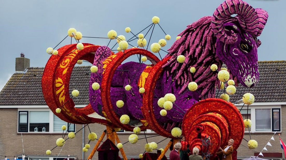 Bloemencorso in Sint Jansklooster