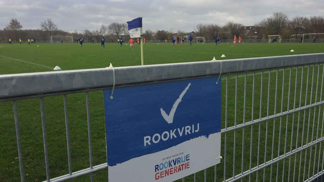 Roken langs Walchers voetbalveld, vanaf 1 januari verboden