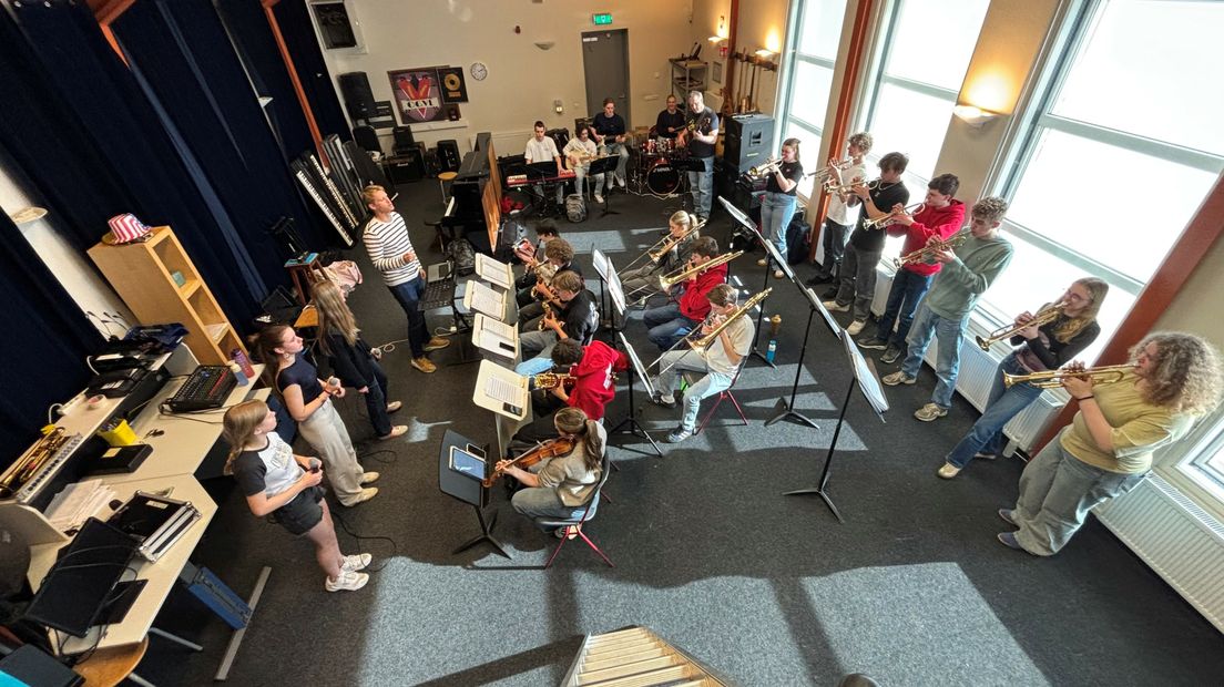 De folsleine Bogerman Bigband oan it repetearjen