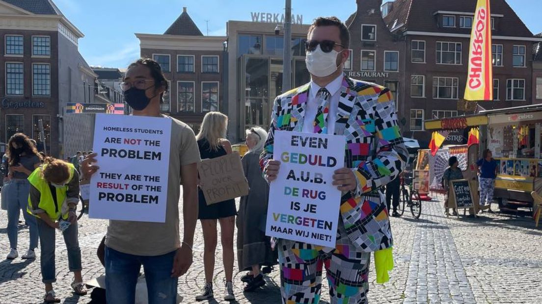 Studenten protesteren op de Grote Markt tegen de woningnood