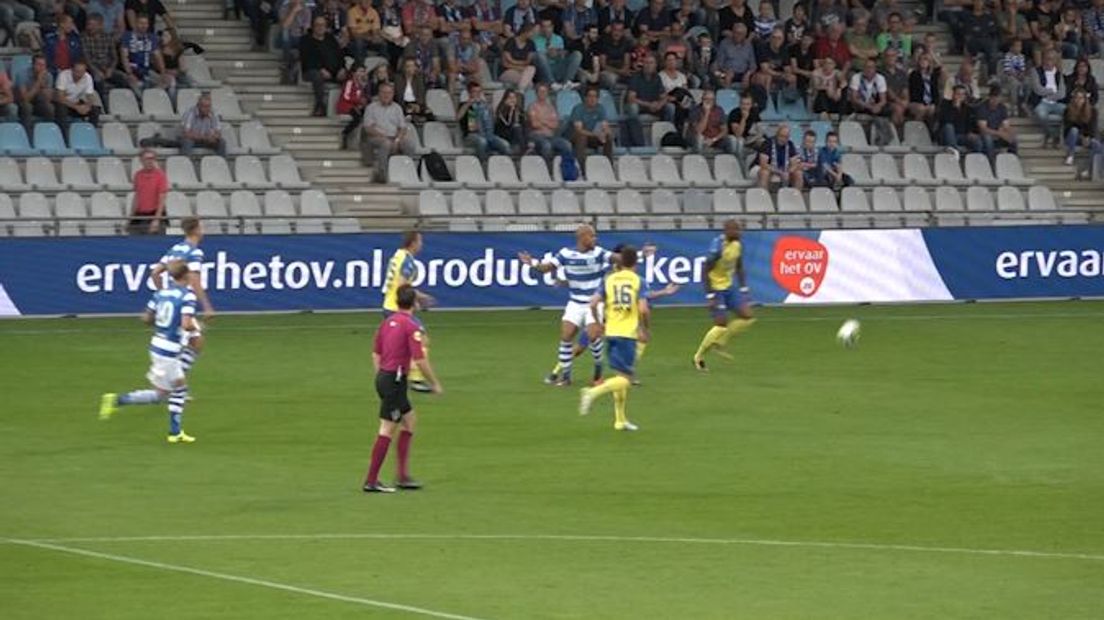 De Graafschap heeft vrijdagavond knap de wedstrijd tegen directe concurrent SC Cambuur gewonnen. Hoewel de wedstrijd voor het grote deel niet om aan te zien was, wisten de Superboeren toch heel effectief te zijn. De thuisploeg bracht de supporters twee keer aan het juichen: 2-0.
